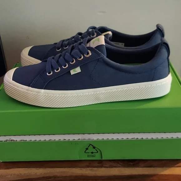 Cariuma 9.5 Womens OCA Low Canvas Sneakers Blue Sustainability Eco-Friendly - Picture 7 of 10